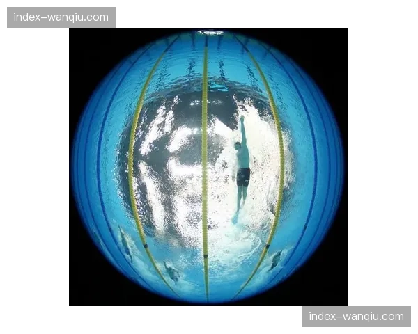 世锦赛现场：男子4x100米混合泳接力预赛，意大利队因交接棒犯规意外出局